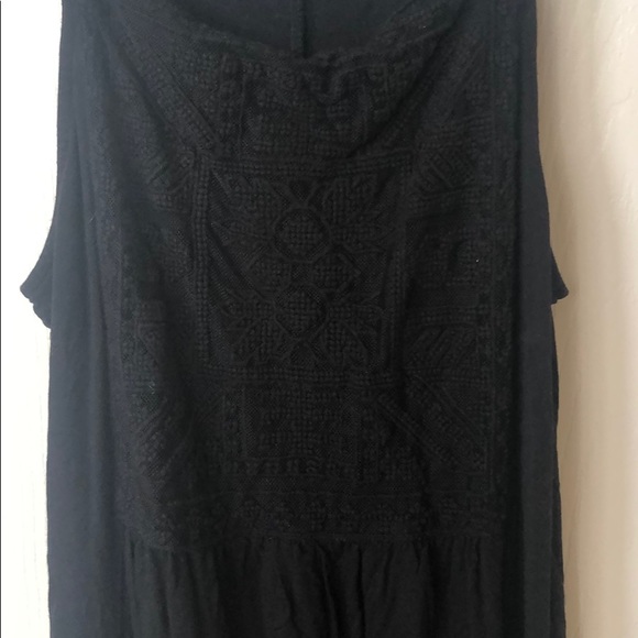 Halter top with lace detail - Picture 2 of 4